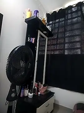 Snapshot of dulcelatin21 chatting on November 2025 03:57:01 PM dulcelatin21 online show from November 2025 03:57:01 PM