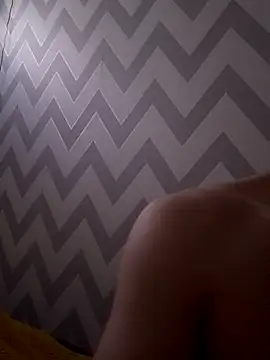 Snapshot of Seriy43 chatting on November 2025 01:48:02 AM Seriy43 online show from November 2025 01:48:02 AM