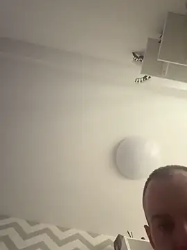 Snapshot of Seriy43 chatting on November 2025 09:06:02 AM Seriy43 online show from November 2025 09:06:02 AM