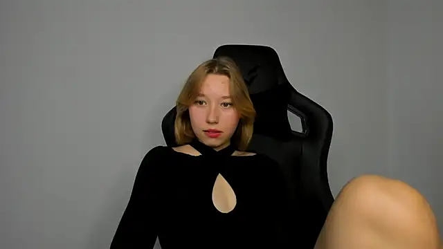 Snapshot of Agatha_May chatting on October 2025 11:20:02 AM Agatha May online show from October 2025 11:20:02 AM