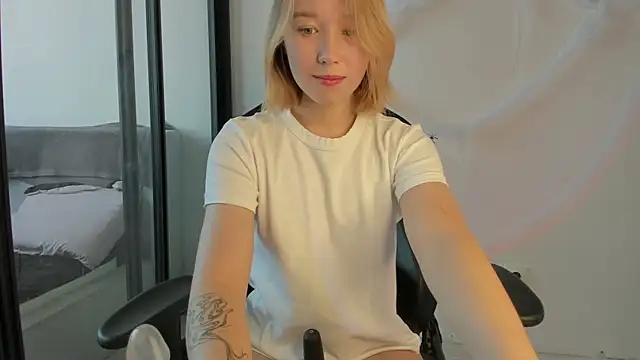 Snapshot of Agatha_May chatting on October 2025 05:11:02 AM Agatha May online show from October 2025 05:11:02 AM