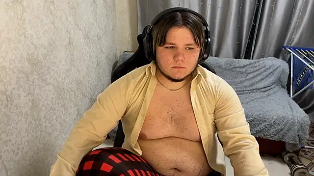 Snapshot of desiredude9 chatting on September 2025 06:40:01 PM desiredude9 online show from September 2025 06:40:01 PM