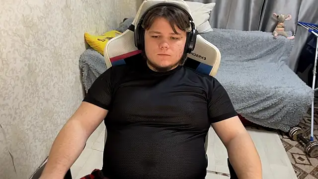 Snapshot of desiredude9 chatting on October 2025 04:38:01 PM desiredude9 online show from October 2025 04:38:01 PM