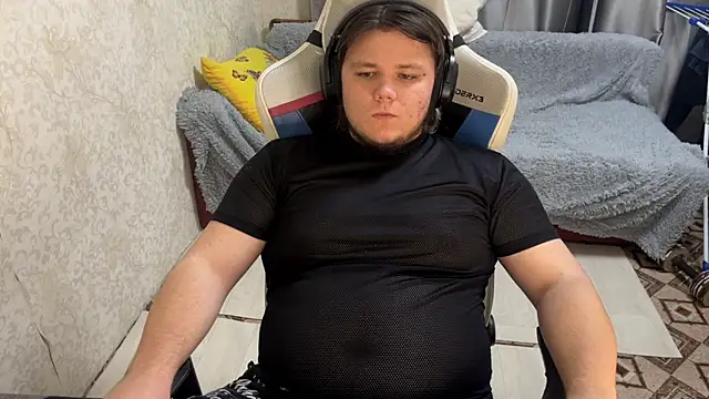 Snapshot of desiredude9 chatting on October 2025 06:06:01 PM desiredude9 online show from October 2025 06:06:01 PM