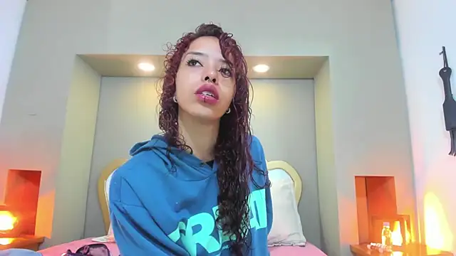 AteneaGreyy online show from October 2025 12:01:02 PM