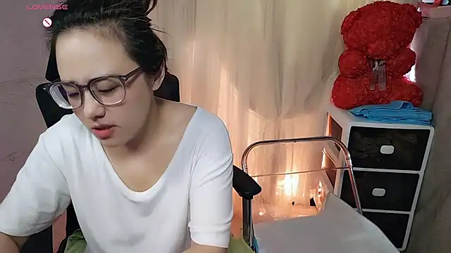 YY-Felicia online show from September 2025 02:02:01 AM