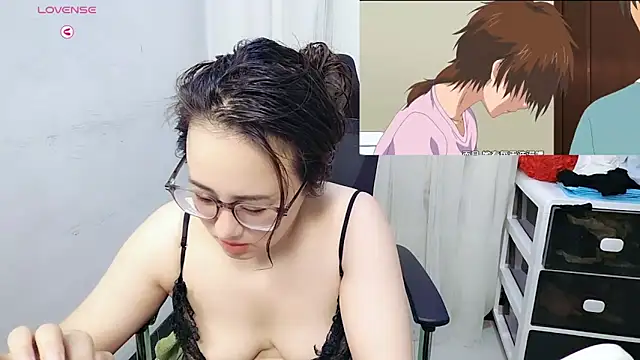 YY-Felicia online show from September 2025 12:52:01 PM