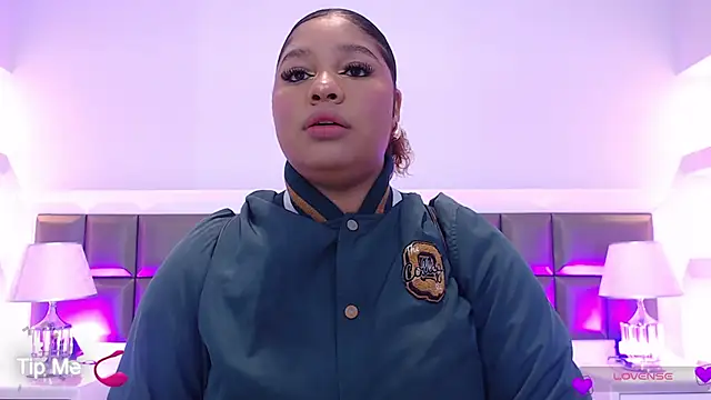 LennaEvans online show from October 2025 10:45:01 AM