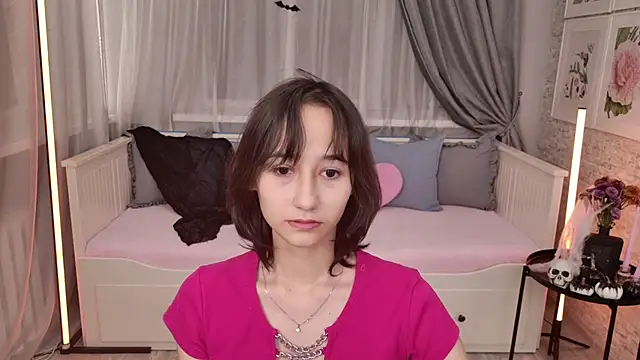 EmilySwonn online show from October 2025 04:42:01 PM