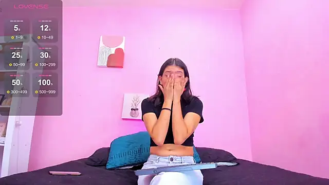 Snapshot of Georgina_Ferri_ chatting on October 2025 05:12:02 PM Georgina Ferri online show from October 2025 05:12:02 PM