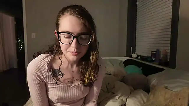 Snapshot of knottybunny chatting on November 2025 11:44:01 AM knottybunny online show from November 2025 11:44:01 AM