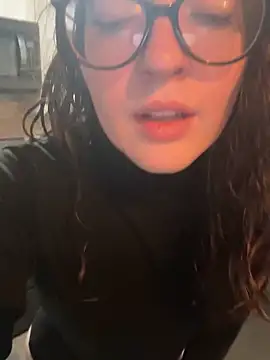 Snapshot of knottybunny chatting on November 2025 02:20:01 PM knottybunny online show from November 2025 02:20:01 PM