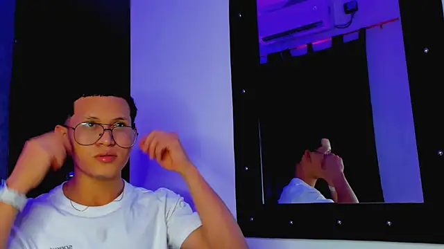 Snapshot of Manuel_FPG chatting on October 2025 01:08:02 AM Manuel FPG online show from October 2025 01:08:02 AM