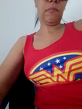 Marcellylinda online show from November 2025 01:11:01 PM