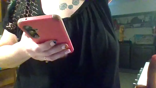 Snapshot of ScrawburryBBW chatting on October 2025 02:45:02 AM ScrawburryBBW online show from October 2025 02:45:02 AM