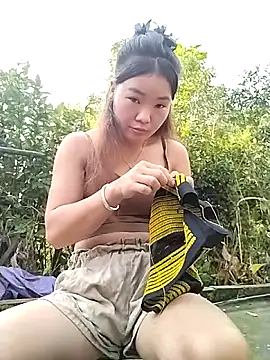 Snapshot of lylylove chatting on October 2025 12:36:01 AM lylylove online show from October 2025 12:36:01 AM