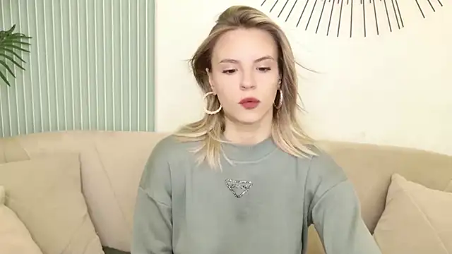 KiaraRolls online show from November 2025 10:04:02 AM