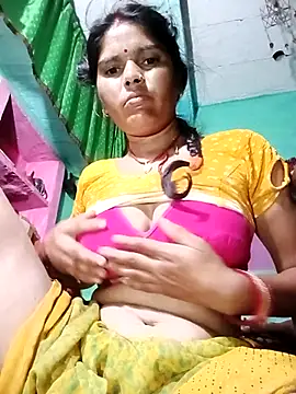 Snapshot of Sexy_queeny chatting on September 2025 10:01:02 PM Sexy queeny online show from September 2025 10:01:02 PM