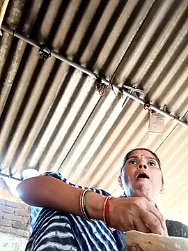 Snapshot of Sexy_queeny chatting on September 2025 07:10:02 AM Sexy queeny online show from September 2025 07:10:02 AM