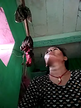 Snapshot of Sexy_queeny chatting on September 2025 12:21:02 PM Sexy queeny online show from September 2025 12:21:02 PM