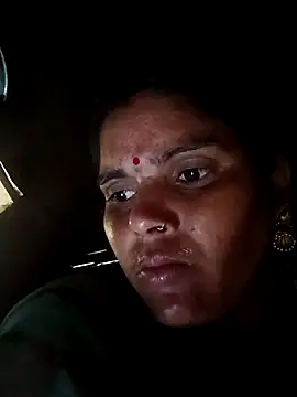 Snapshot of Sexy_queeny chatting on October 2025 12:58:01 PM Sexy queeny online show from October 2025 12:58:01 PM