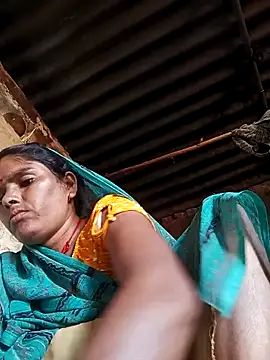 Snapshot of Sexy_queeny chatting on October 2025 03:39:02 AM Sexy queeny online show from October 2025 03:39:02 AM