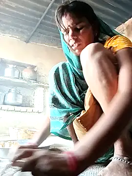 Snapshot of Sexy_queeny chatting on October 2025 03:39:02 AM Sexy queeny online show from October 2025 03:39:02 AM