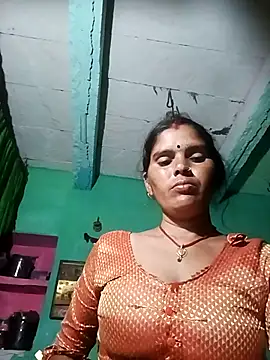 Snapshot of Sexy_queeny chatting on October 2025 02:17:02 PM Sexy queeny online show from October 2025 02:17:02 PM