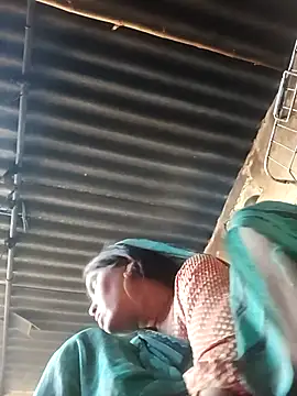 Snapshot of Sexy_queeny chatting on November 2025 03:45:02 AM Sexy queeny online show from November 2025 03:45:02 AM