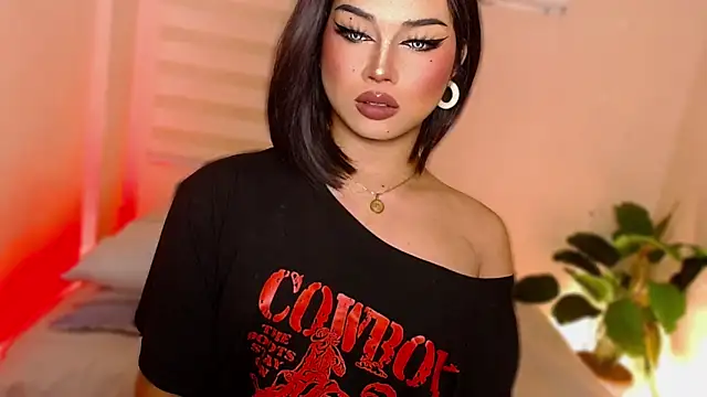 Snapshot of MissRumi_Hunter chatting on November 2025 07:23:02 PM MissRumi Hunter online show from November 2025 07:23:02 PM