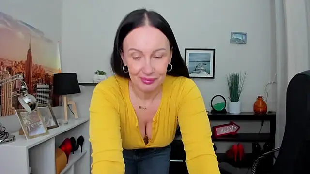 Snapshot of Velvet_Jasmine chatting on October 2025 05:38:02 AM Velvet Jasmine online show from October 2025 05:38:02 AM