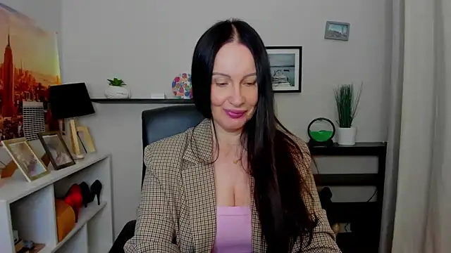 Snapshot of Velvet_Jasmine chatting on October 2025 06:28:01 AM Velvet Jasmine online show from October 2025 06:28:01 AM