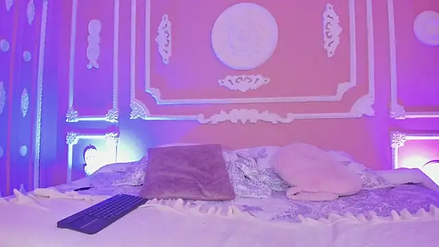 Snapshot of aitana_johns chatting on October 2025 12:11:01 PM aitana johns online show from October 2025 12:11:01 PM