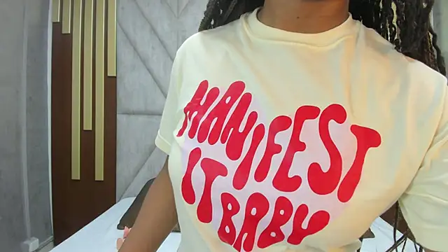 NaomiReyes online show from September 2025 05:25:01 PM