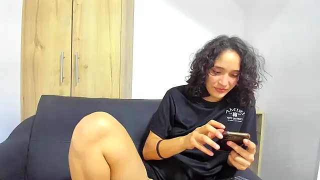 Snapshot of TeensNews18 chatting on September 2025 11:15:01 PM TeensNews18 online show from September 2025 11:15:01 PM