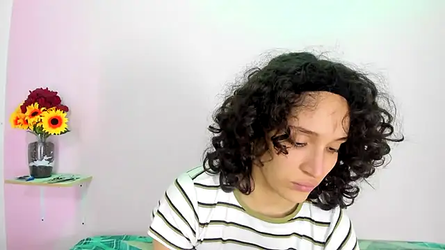 Snapshot of TeensNews18 chatting on September 2025 11:07:01 PM TeensNews18 online show from September 2025 11:07:01 PM