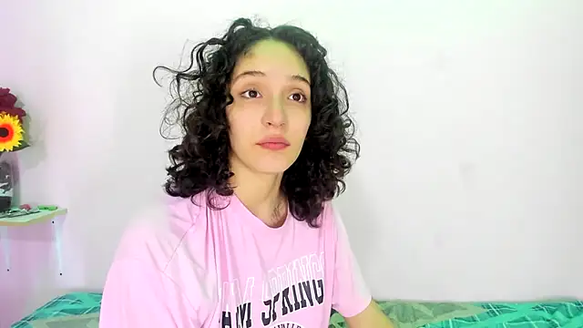 Snapshot of TeensNews18 chatting on September 2025 11:19:01 PM TeensNews18 online show from September 2025 11:19:01 PM