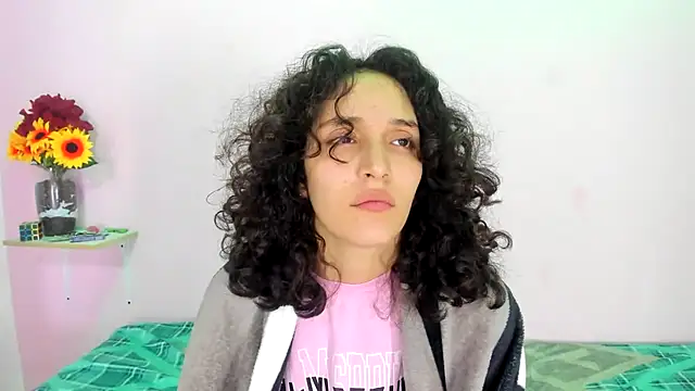 Snapshot of TeensNews18 chatting on September 2025 11:24:02 AM TeensNews18 online show from September 2025 11:24:02 AM