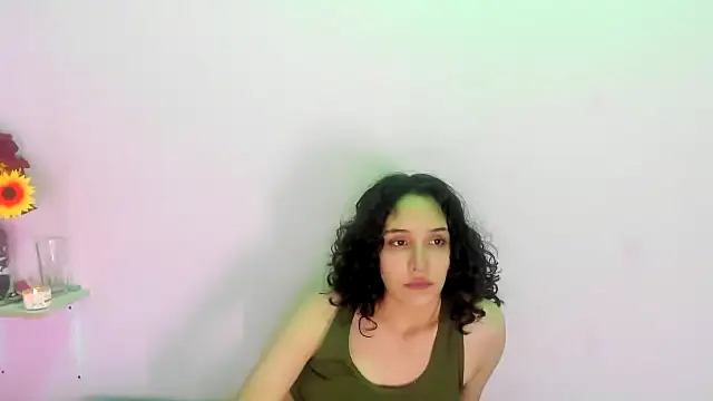 Snapshot of TeensNews18 chatting on September 2025 07:47:01 AM TeensNews18 online show from September 2025 07:47:01 AM