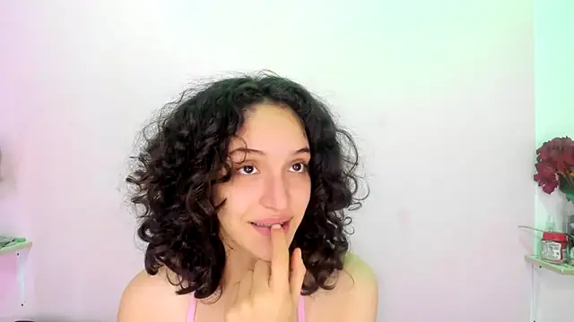 Snapshot of TeensNews18 chatting on September 2025 11:32:02 PM TeensNews18 online show from September 2025 11:32:02 PM