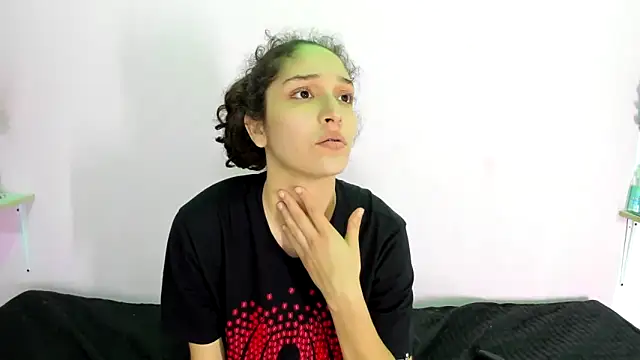 Snapshot of TeensNews18 chatting on October 2025 11:19:01 AM TeensNews18 online show from October 2025 11:19:01 AM