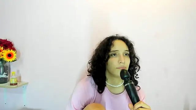 Snapshot of TeensNews18 chatting on October 2025 12:11:02 AM TeensNews18 online show from October 2025 12:11:02 AM