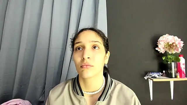 Snapshot of TeensNews18 chatting on November 2025 12:57:02 AM TeensNews18 online show from November 2025 12:57:02 AM