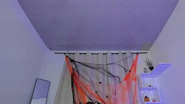 Selenafox 0 online show from October 2025 02:01:02 AM