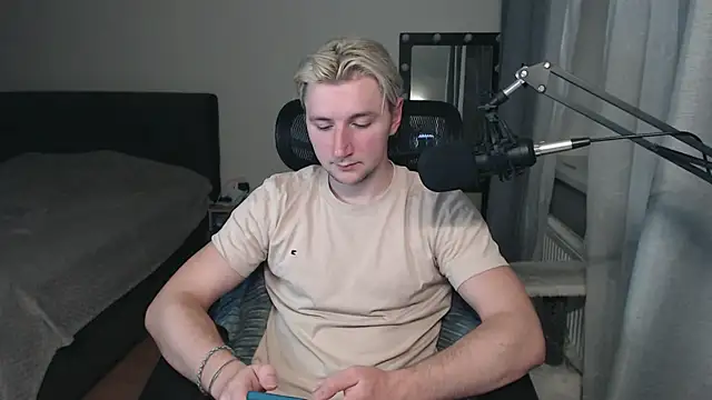 Snapshot of Elvin_Vaenight chatting on October 2025 09:45:01 PM Elvin Vaenight online show from October 2025 09:45:01 PM