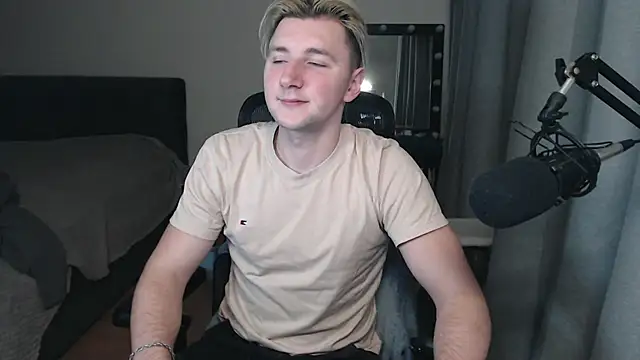 Snapshot of Elvin_Vaenight chatting on November 2025 10:56:02 PM Elvin Vaenight online show from November 2025 10:56:02 PM