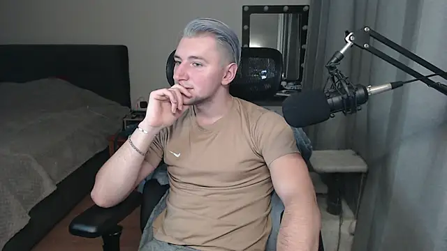 Snapshot of Elvin_Vaenight chatting on November 2025 10:41:02 PM Elvin Vaenight online show from November 2025 10:41:02 PM