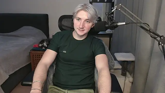 Snapshot of Elvin_Vaenight chatting on November 2025 10:32:02 PM Elvin Vaenight online show from November 2025 10:32:02 PM