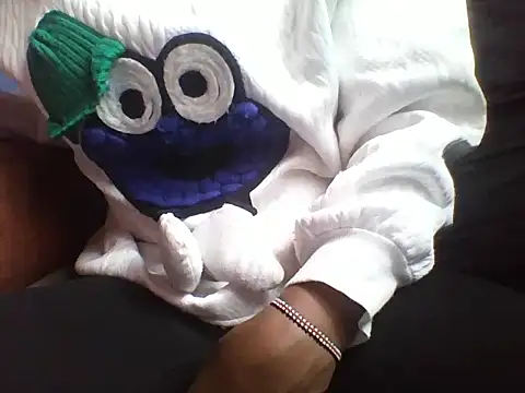 Moongodessy online show from October 2025 01:56:01 PM