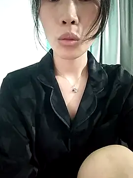 Snapshot of Ly-ny chatting on September 2025 07:02:01 AM Ly-ny online show from September 2025 07:02:01 AM